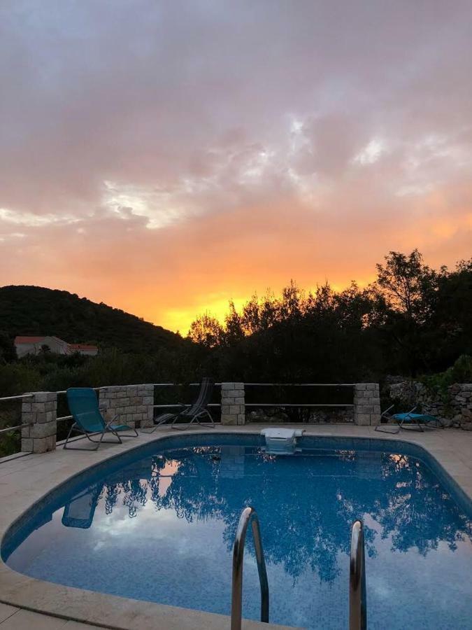 Holiday home Villa Kastel Zrnovo Esterno foto
